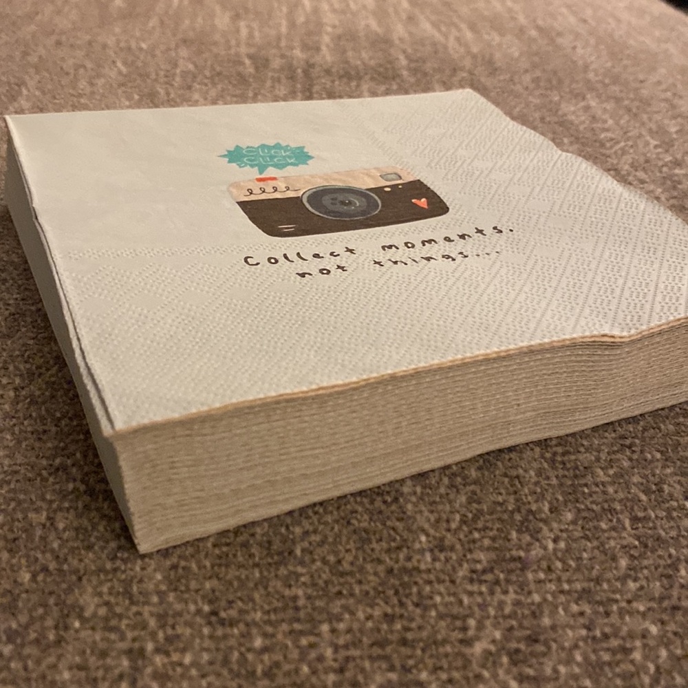 NEW 20ct package of napkins - Picture 3 of 3